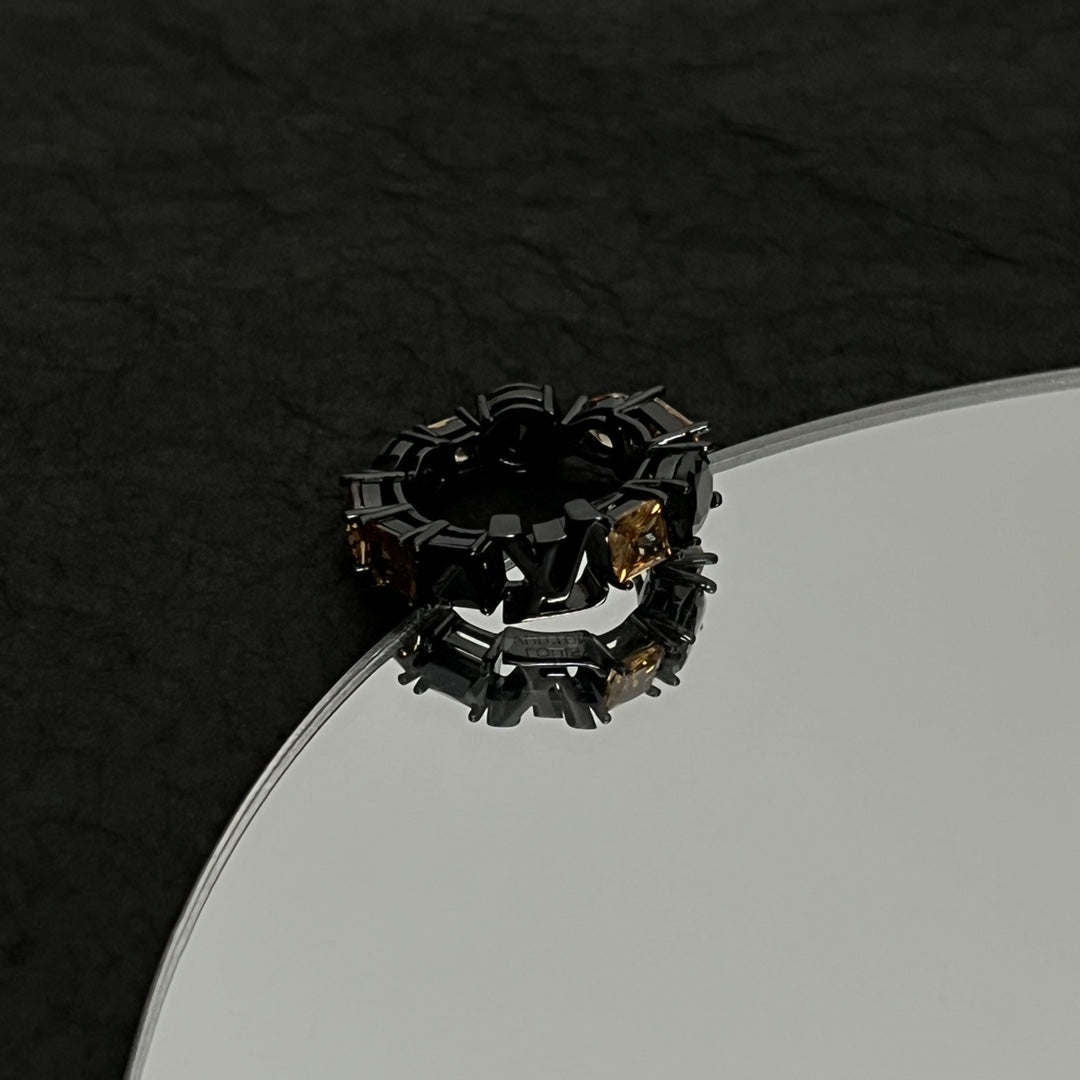 18K Louis Vuitton Light Crystals Ring